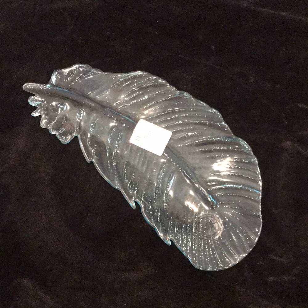 Brand new World travel Leaf Decor glass plate